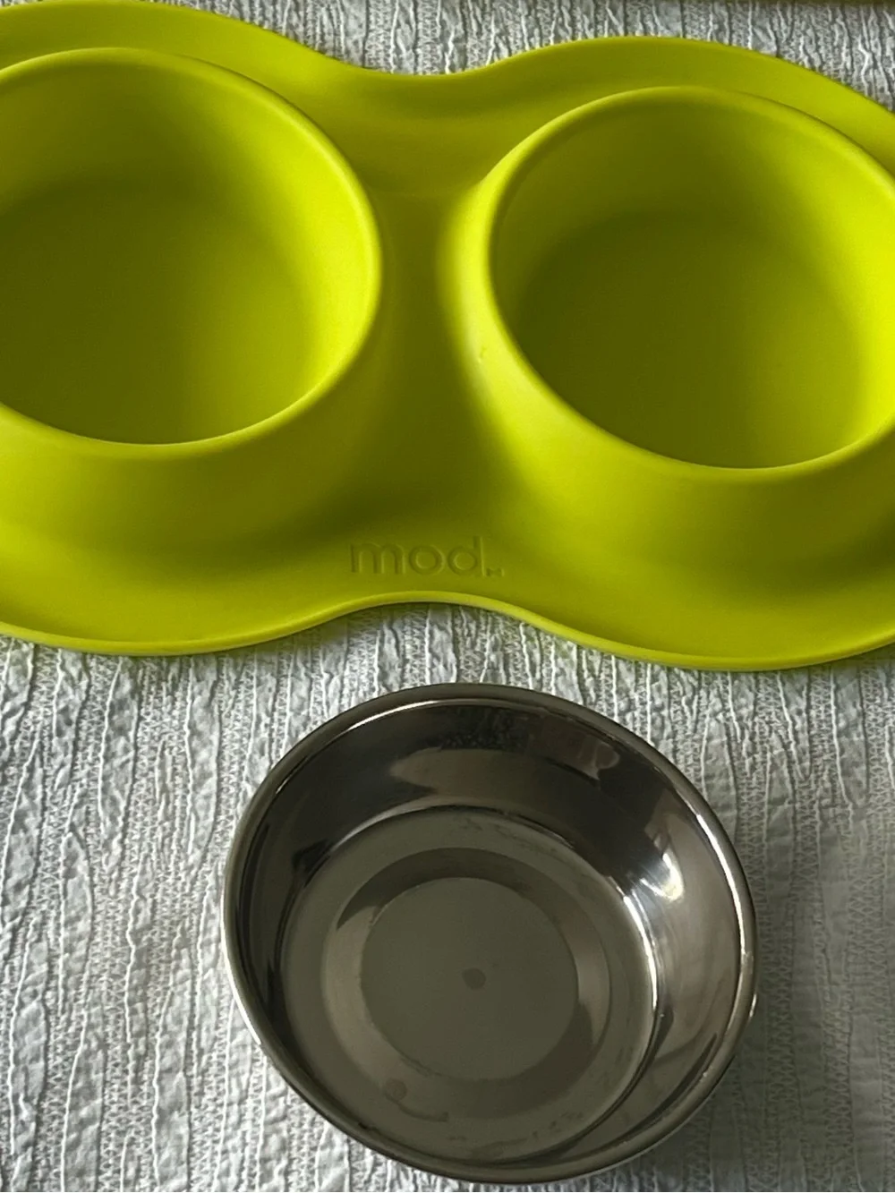 Mod -Double Stainless Steel Pet Bowls in Lime Yellow Stand